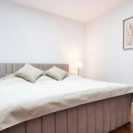 Na Placu Kaszubskim W Gdyni * Gdynia